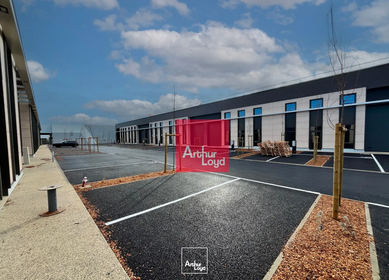 LOCAUX NEUFS - STOCKAGE + MEZZANINE -GALLARGUES A LOUER ou A VENDRE - Plusieurs lots disponibles