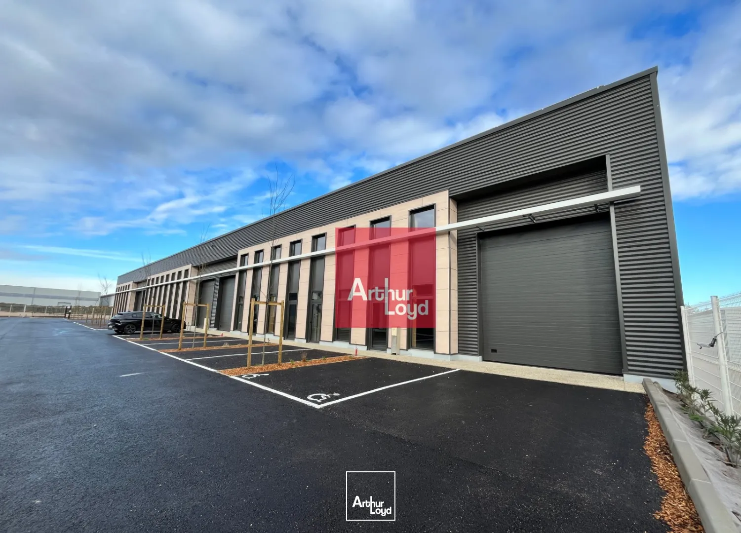 LOCAUX NEUFS - STOCKAGE + MEZZANINE -GALLARGUES A LOUER ou A VENDRE - Plusieurs lots disponibles