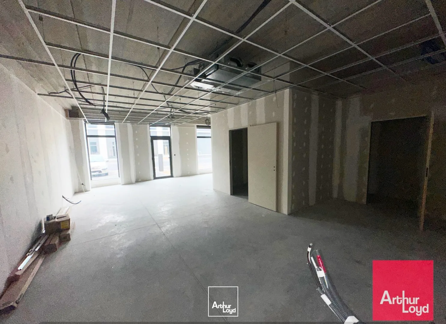 LOCAL NEUF - STOCKAGE + MEZZANINE -GALLARGUES A LOUER /A VENDRE- 459 m2 + parking