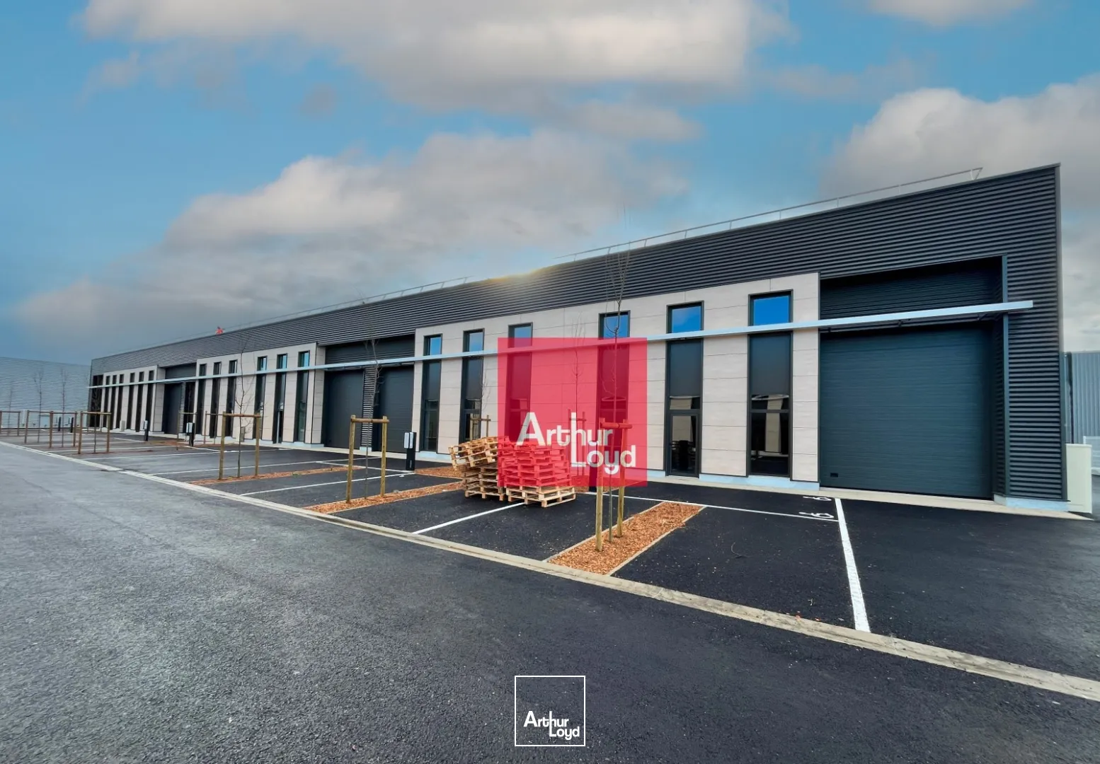 LOCAL NEUF - STOCKAGE + MEZZANINE -GALLARGUES A LOUER /A VENDRE- 459 m2 + parking