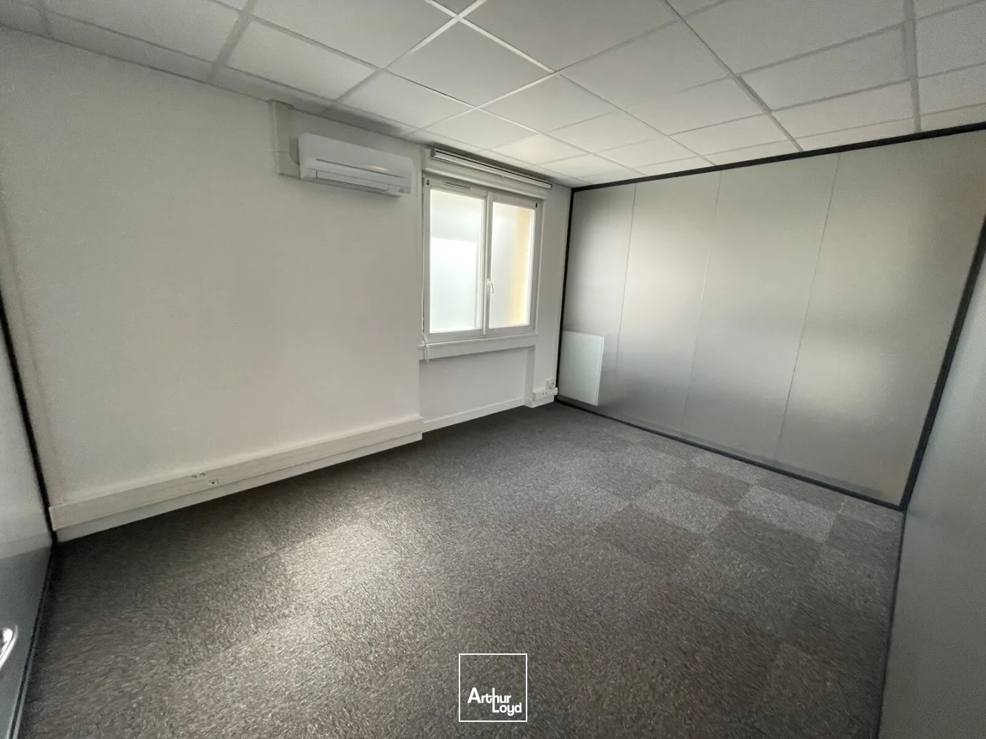 À louer - Bureaux de standing 94 m² avec terrasse privative - Lille Centre, proximité immédiate des gares