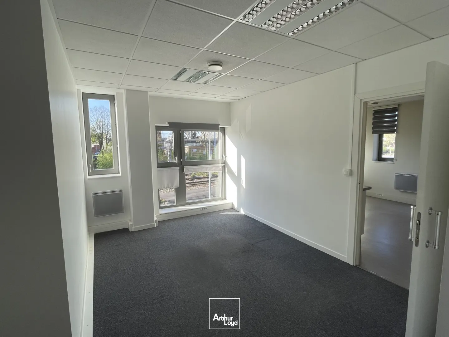 Bureaux à louer et à vendre à Tourcoing - Parc tertiaire moderne proche gare