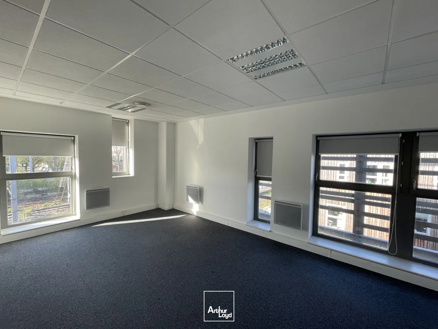 Bureaux à louer et à vendre à Tourcoing - Parc tertiaire moderne proche gare