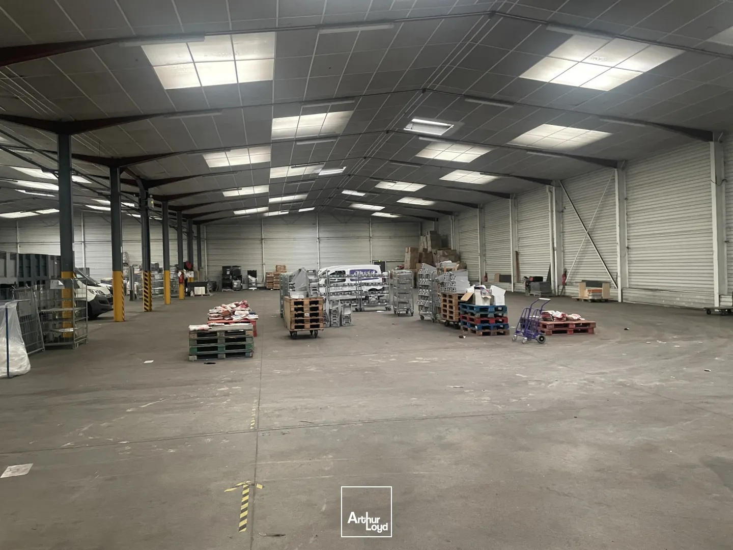 Entrepôt et bureaux à louer - axe A1 - Libercourt