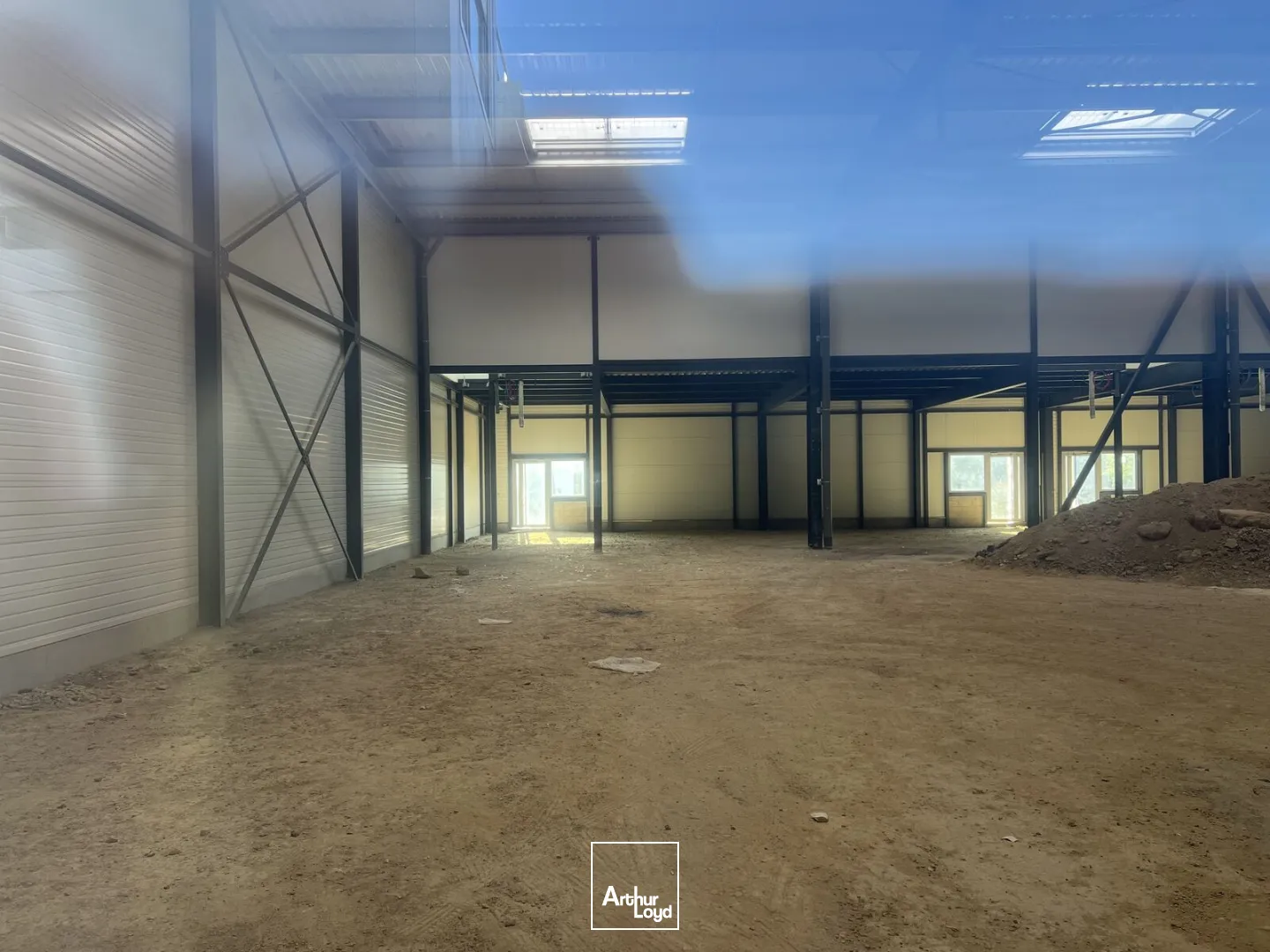 À louer - Espaces d'activité modulables dès 358 m² - Louvres / Hub stratégique CDG