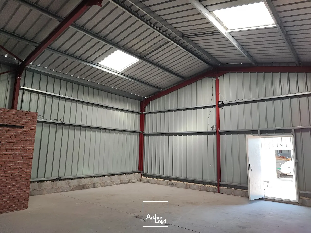 Magnac BOURG 1 km autoroute A20 cellules de 160 m²