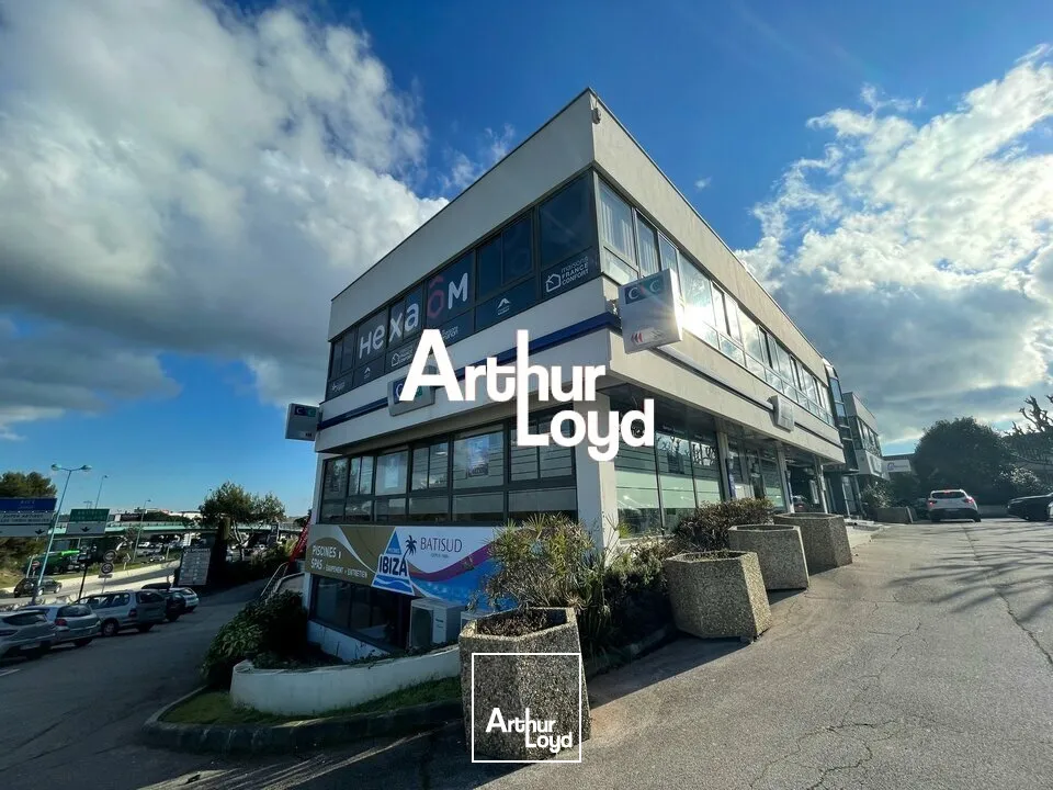 Location bureaux 113 m² en R+2 secteur Antibes - Excellente visibilité