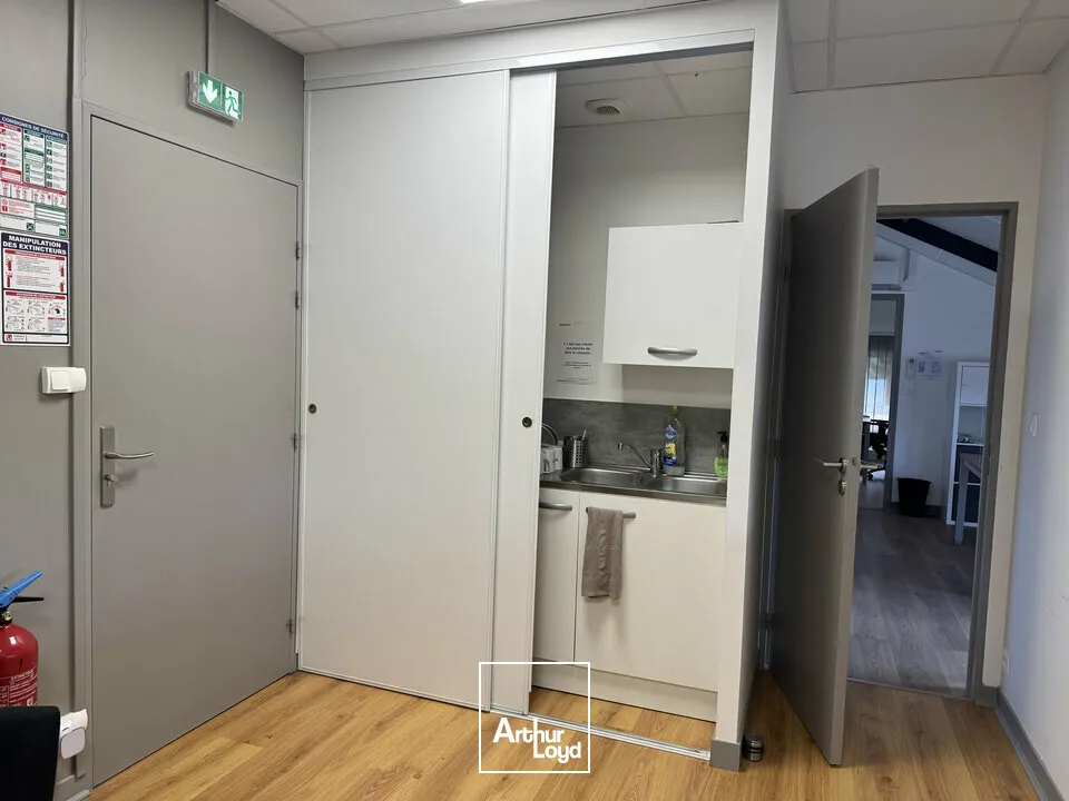SAINT AVERTIN BUREAUX A VENDRE 234 M² PARKINGS PARFAIT ETAT OPPORTUNITE
