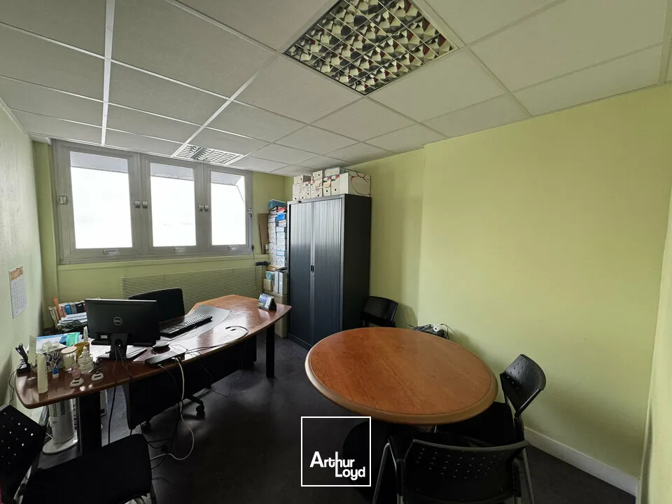 TOURS CENTRE BUREAUX A VENDRE 1900 M² PARKINGS OPPORTUNITE