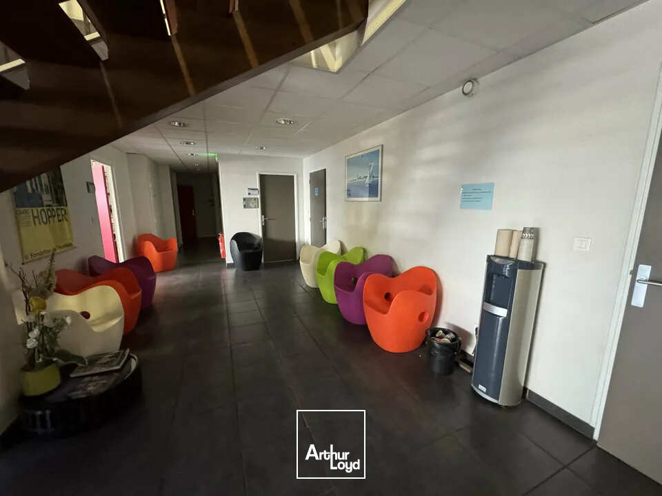 TOURS CENTRE BUREAUX A VENDRE 1900 M² PARKINGS OPPORTUNITE