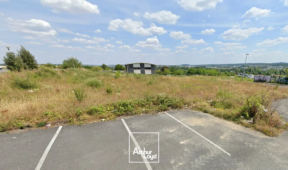 Terrain constructible disponible à Gond Pontouvre