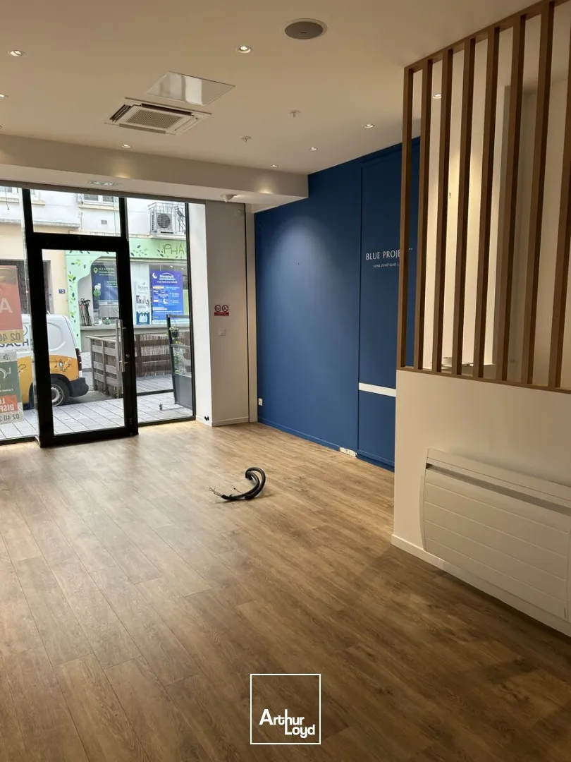 COMMERCE - LOCATION - LOYER PUR - 70 M2 - CENTRE VILLE - NANTES