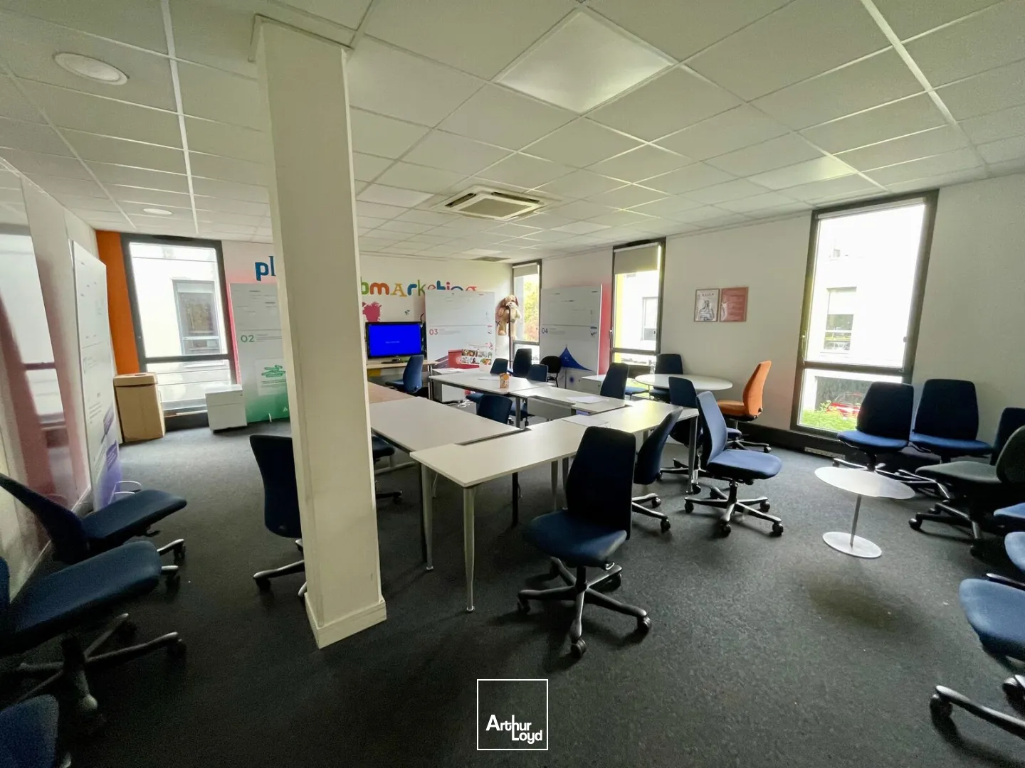 Location bureaux 700 m² rénovés - Marcq-en-Baroeul Business Park, Grands Boulevards proche tramway