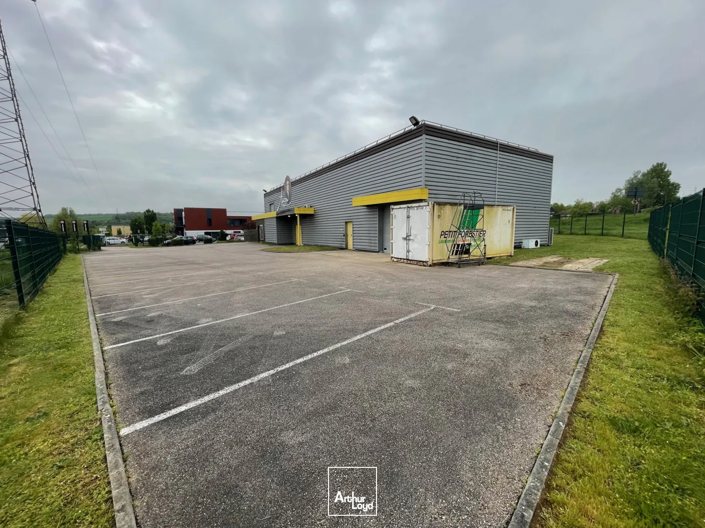 Locaux d'activité à louer à VAL DE REUIL 27100