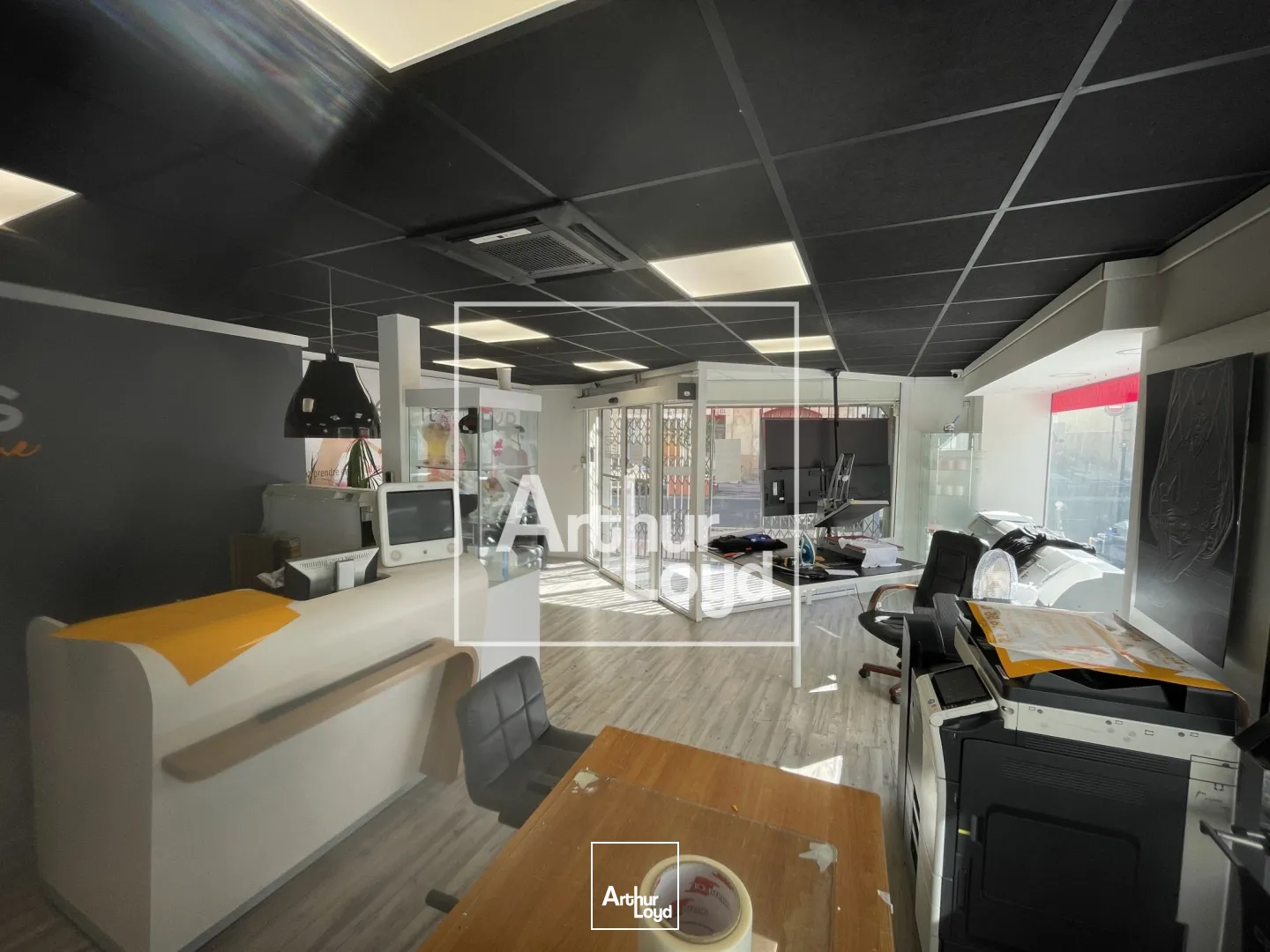 Location local commercial 168 m² - Béziers centre - Forte visibilité