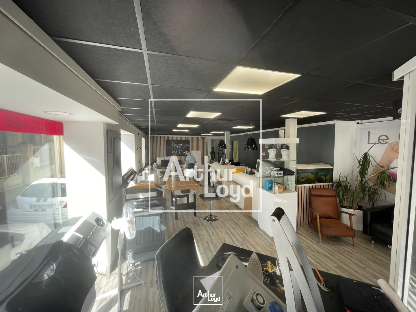 Location local commercial 168 m² - Béziers centre - Forte visibilité