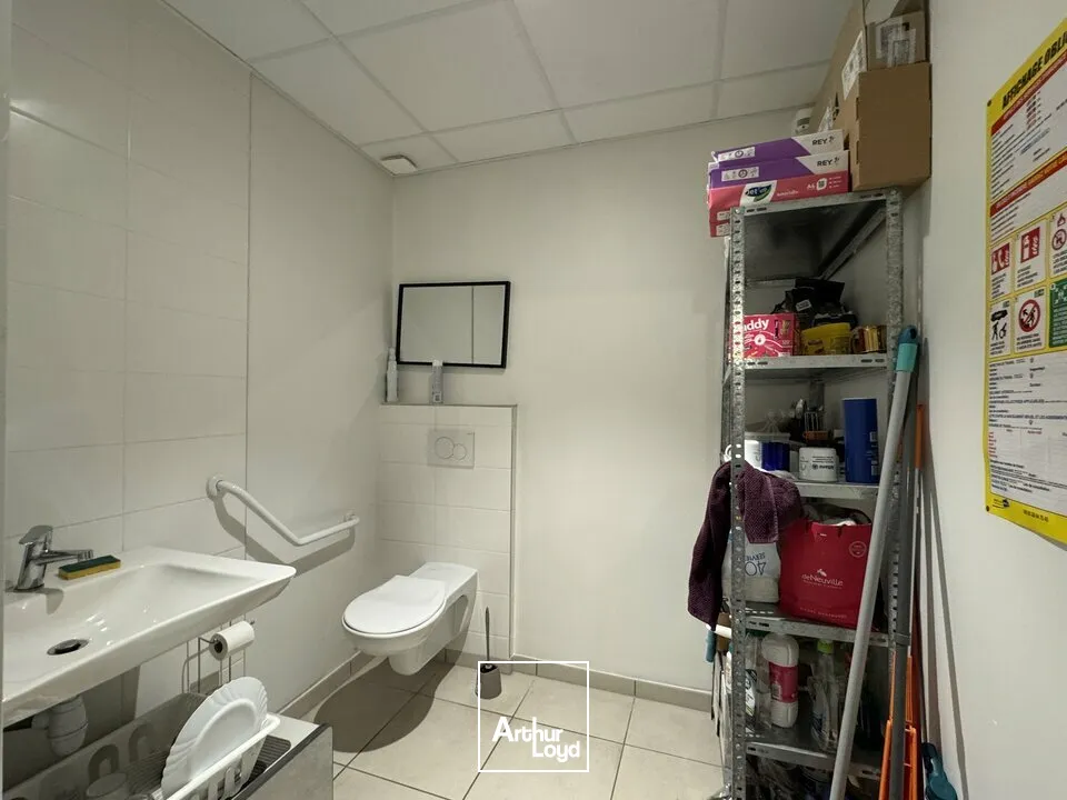 TOURS HYPERCENTRE COMMERCE A LOUER 76 M² PROXIMITE HALLES ET TRAMWAY