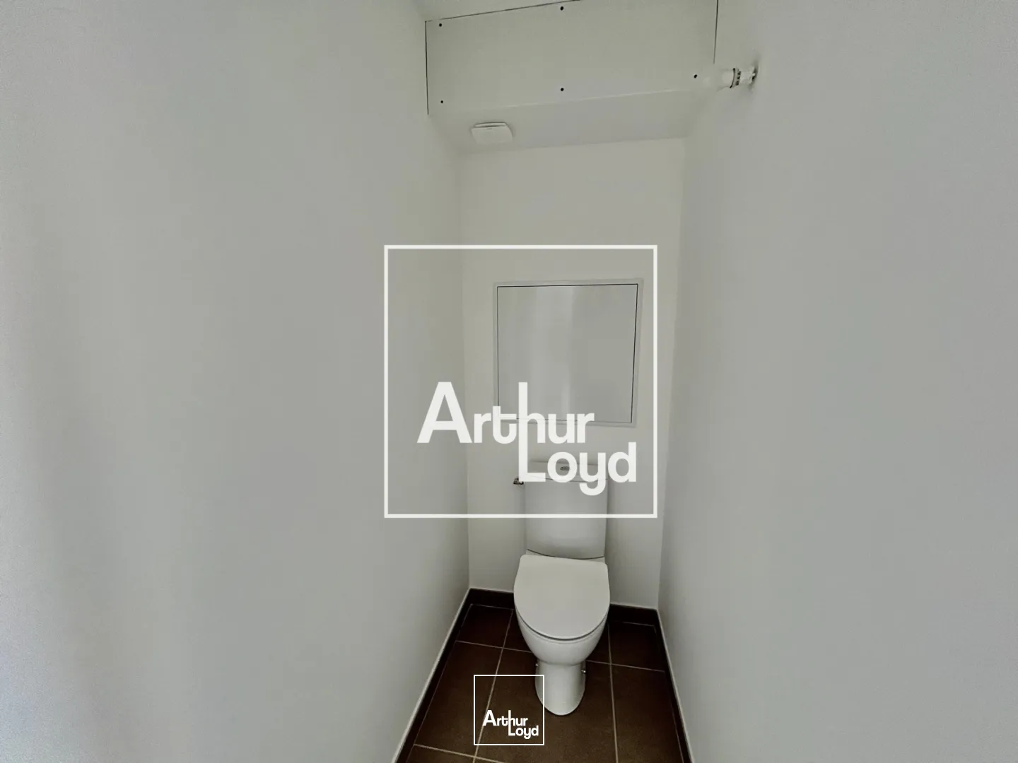 Ensemble immobilier avec rendement locatif et espace de stockage - Proche Montpellier, accès PL