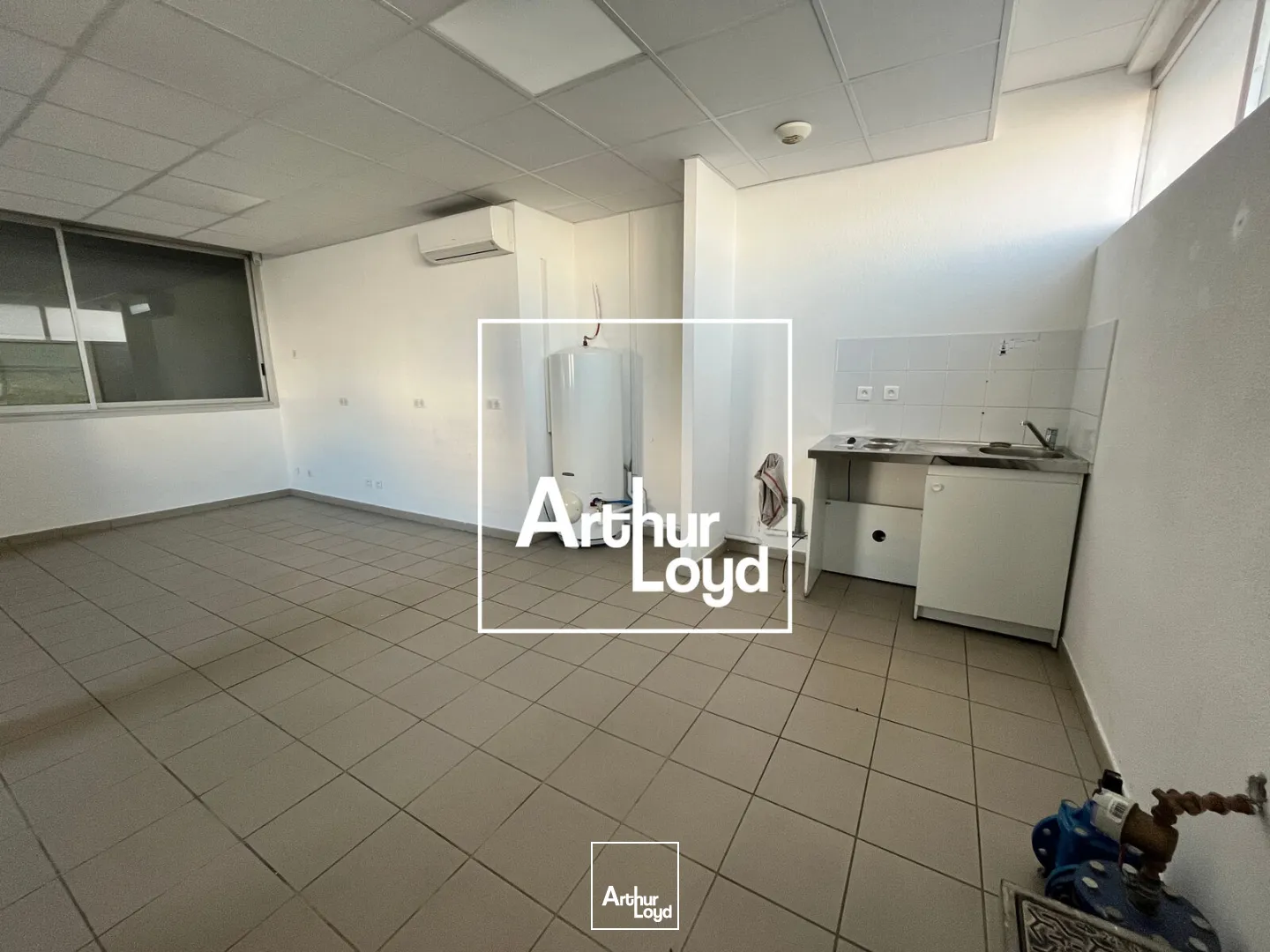 LOCAL D'ACTIVITE et BUREAUX - ICPE 1510 - NIMES