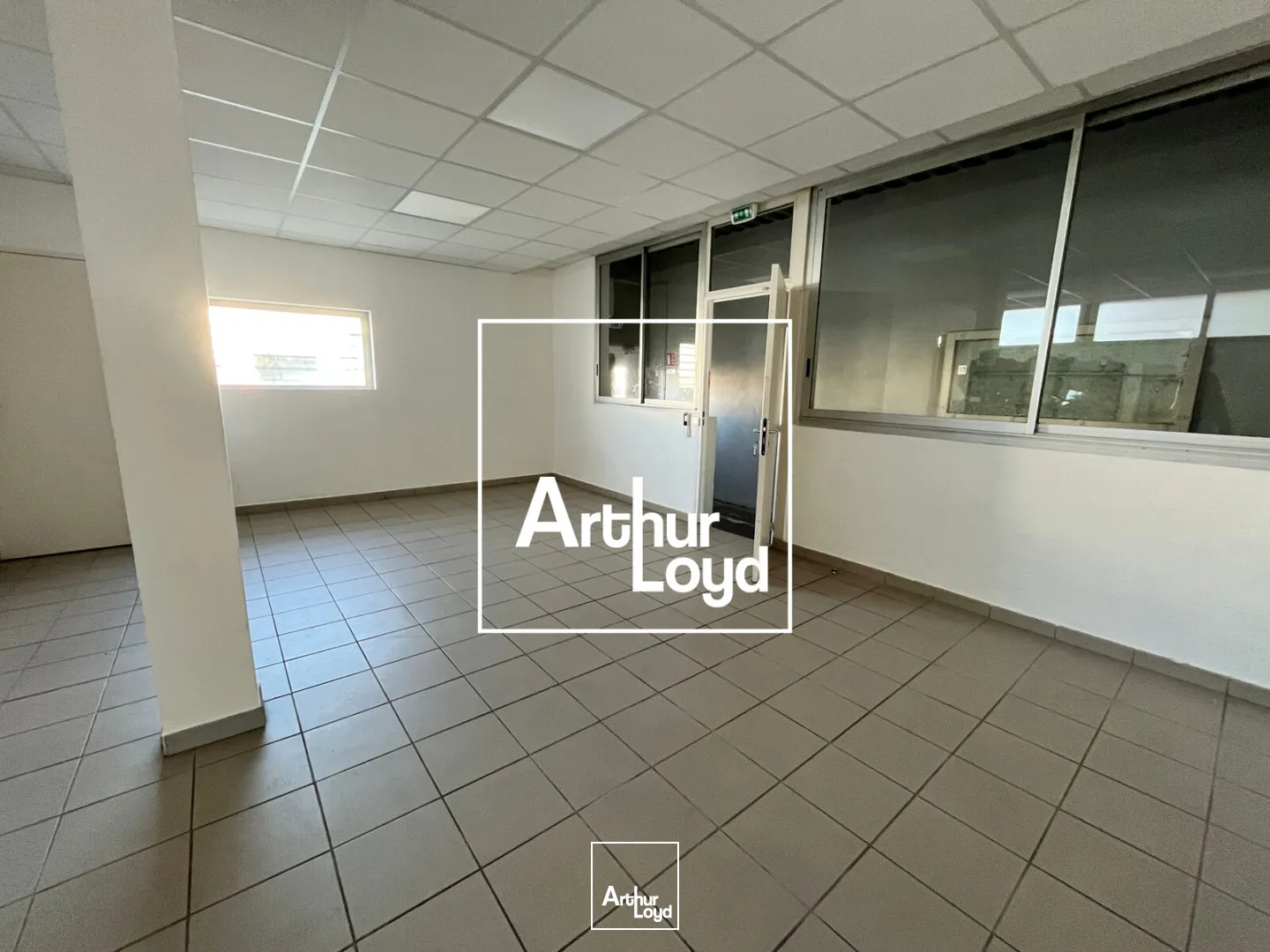 LOCAL D'ACTIVITE et BUREAUX - ICPE 1510 - NIMES