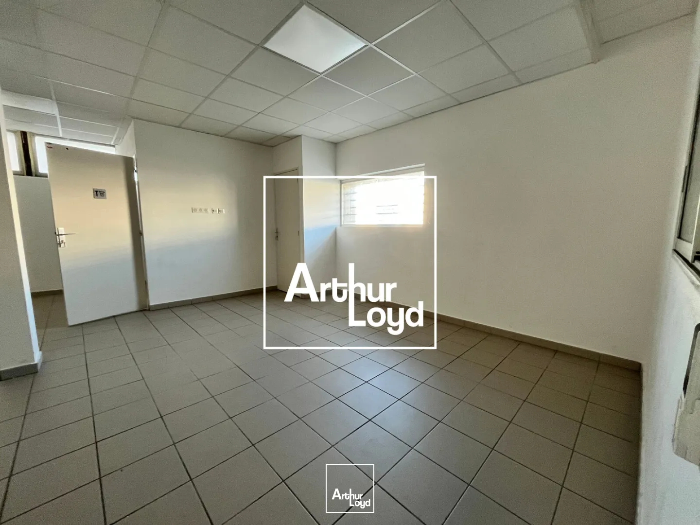 LOCAL D'ACTIVITE et BUREAUX - ICPE 1510 - NIMES