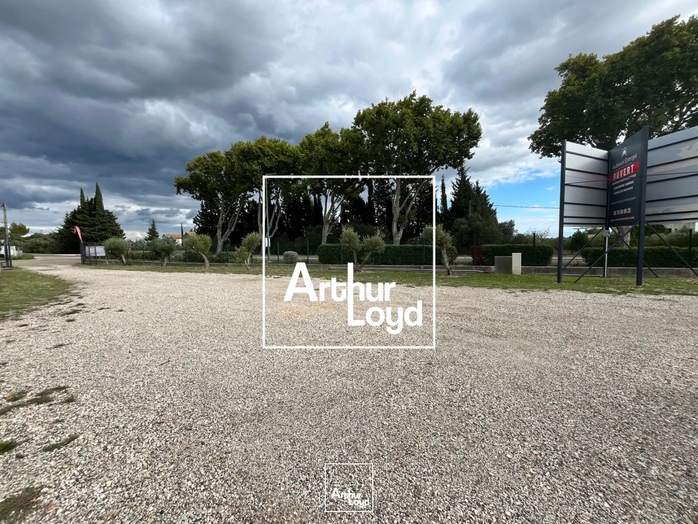 EST NIMES - LOCAL D'ACTIVITE - A VENDRE