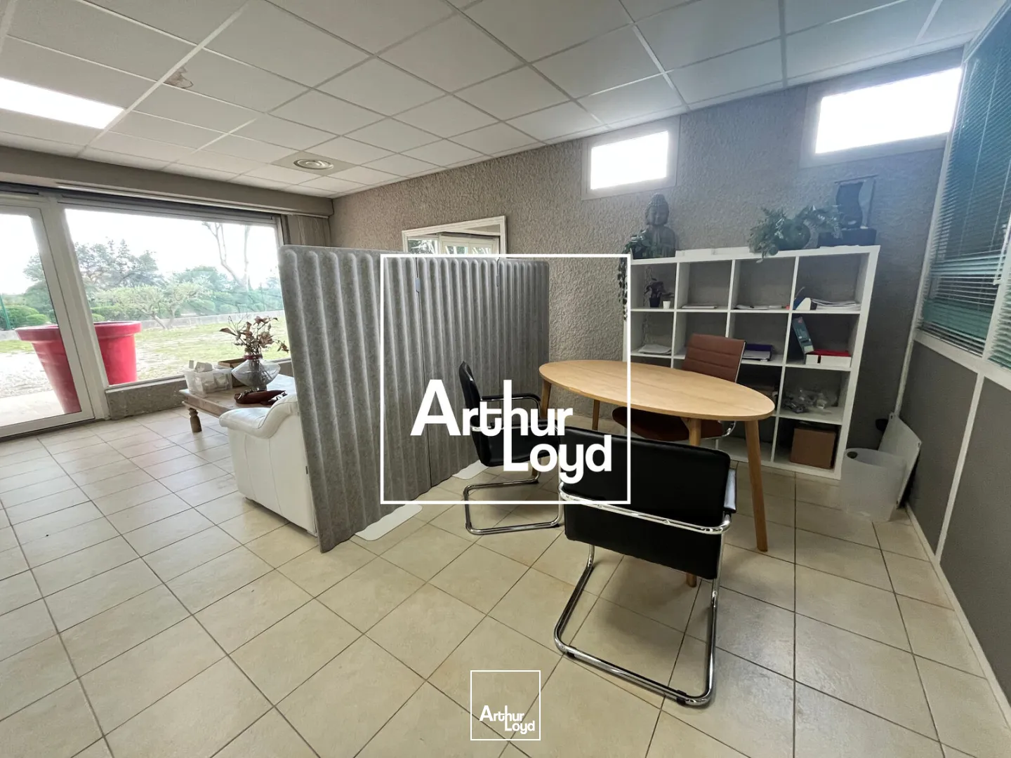 EST NIMES - LOCAL D'ACTIVITE - A VENDRE