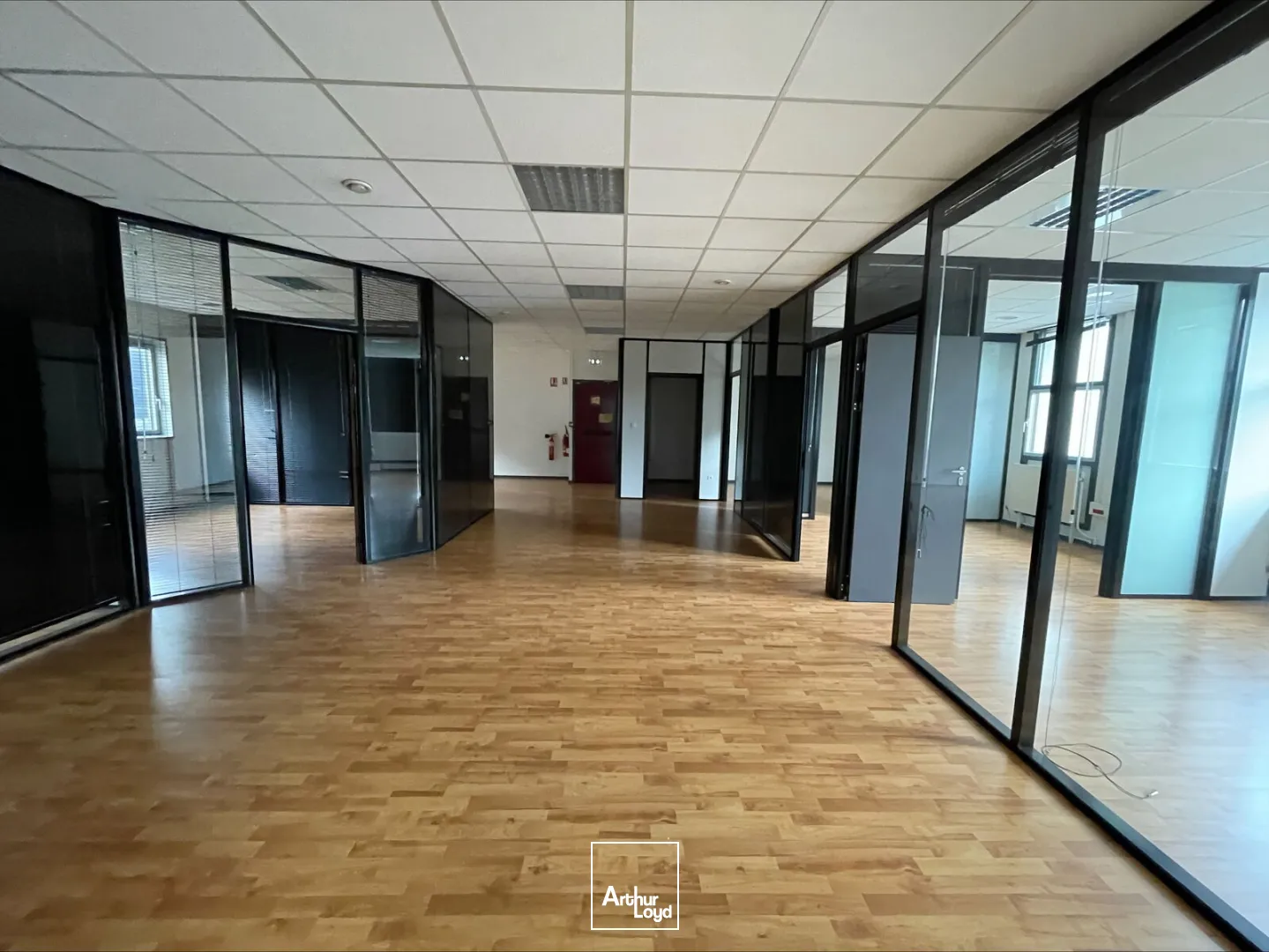 Bureaux à louer à Douai - ERP, accessibilité PMR et parking privatif