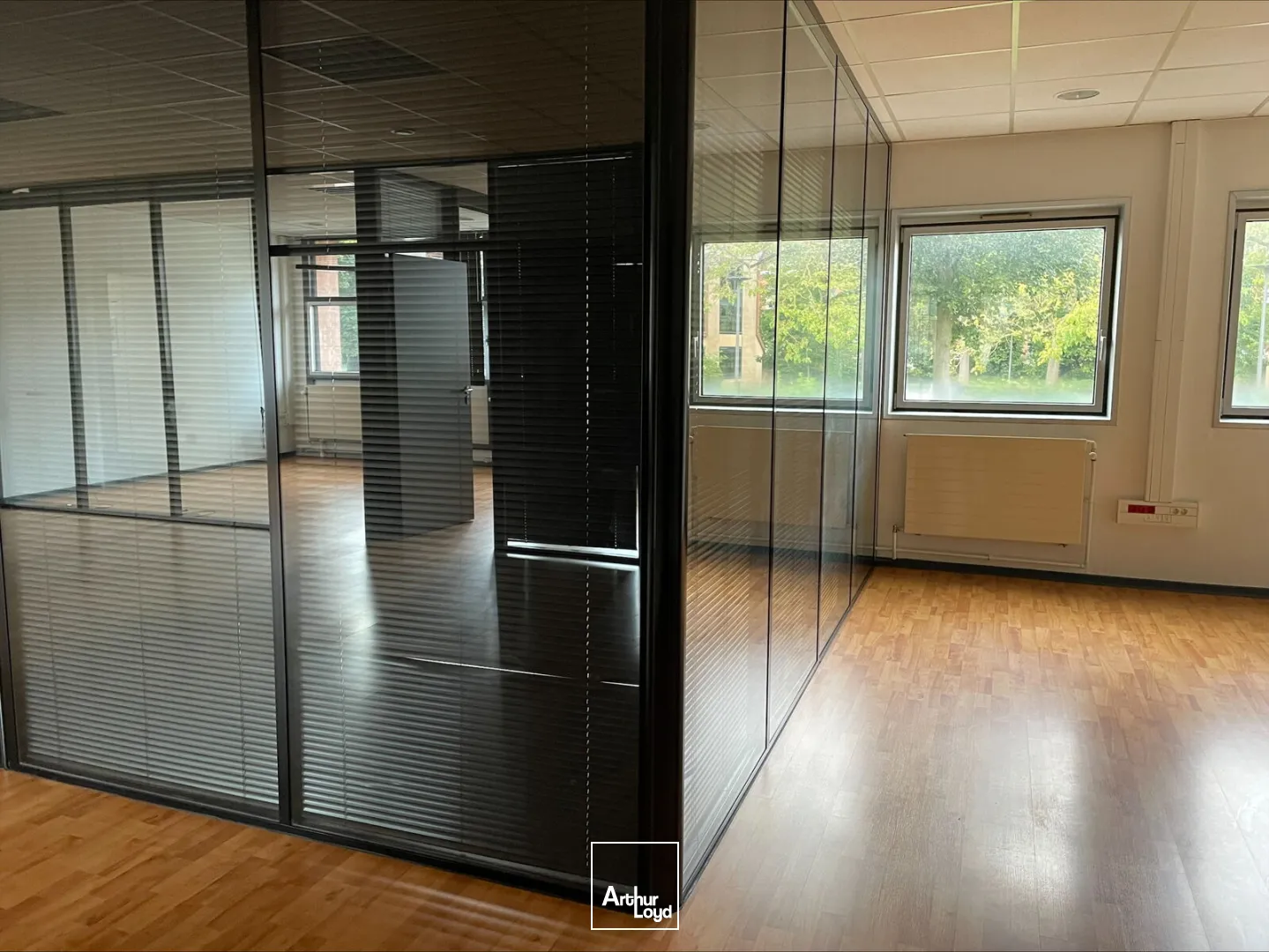 Bureaux à louer à Douai - ERP, accessibilité PMR et parking privatif