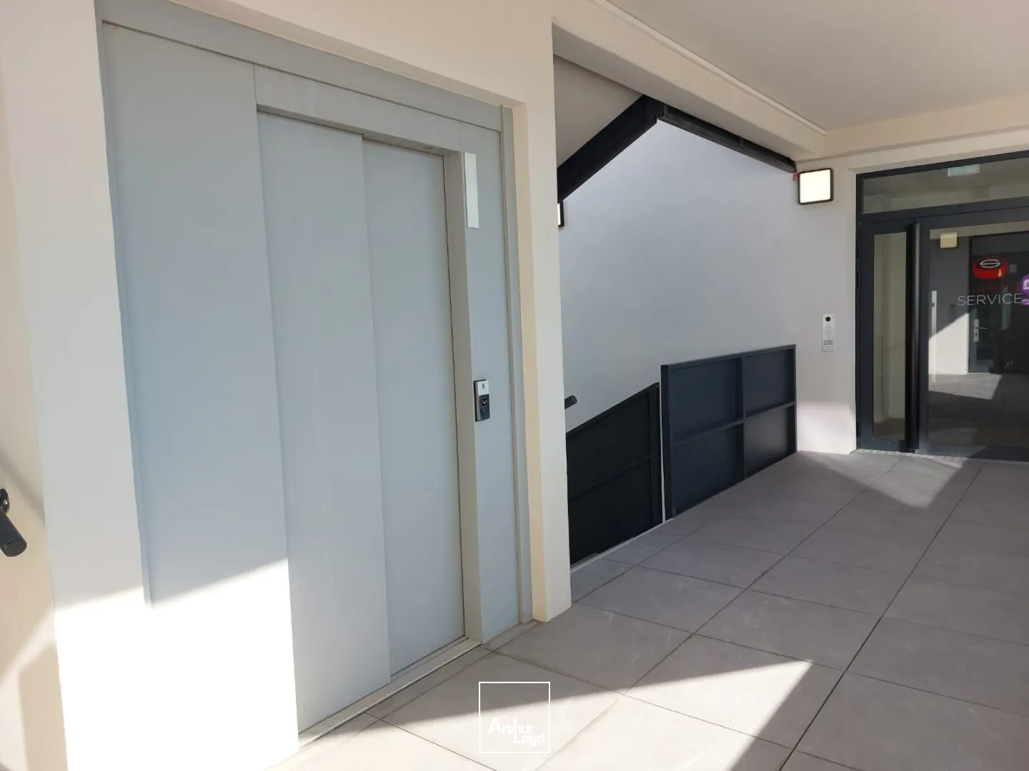 Bureaux neufs à louer avec belle terrasse et parkings - La Seyne sur Mer