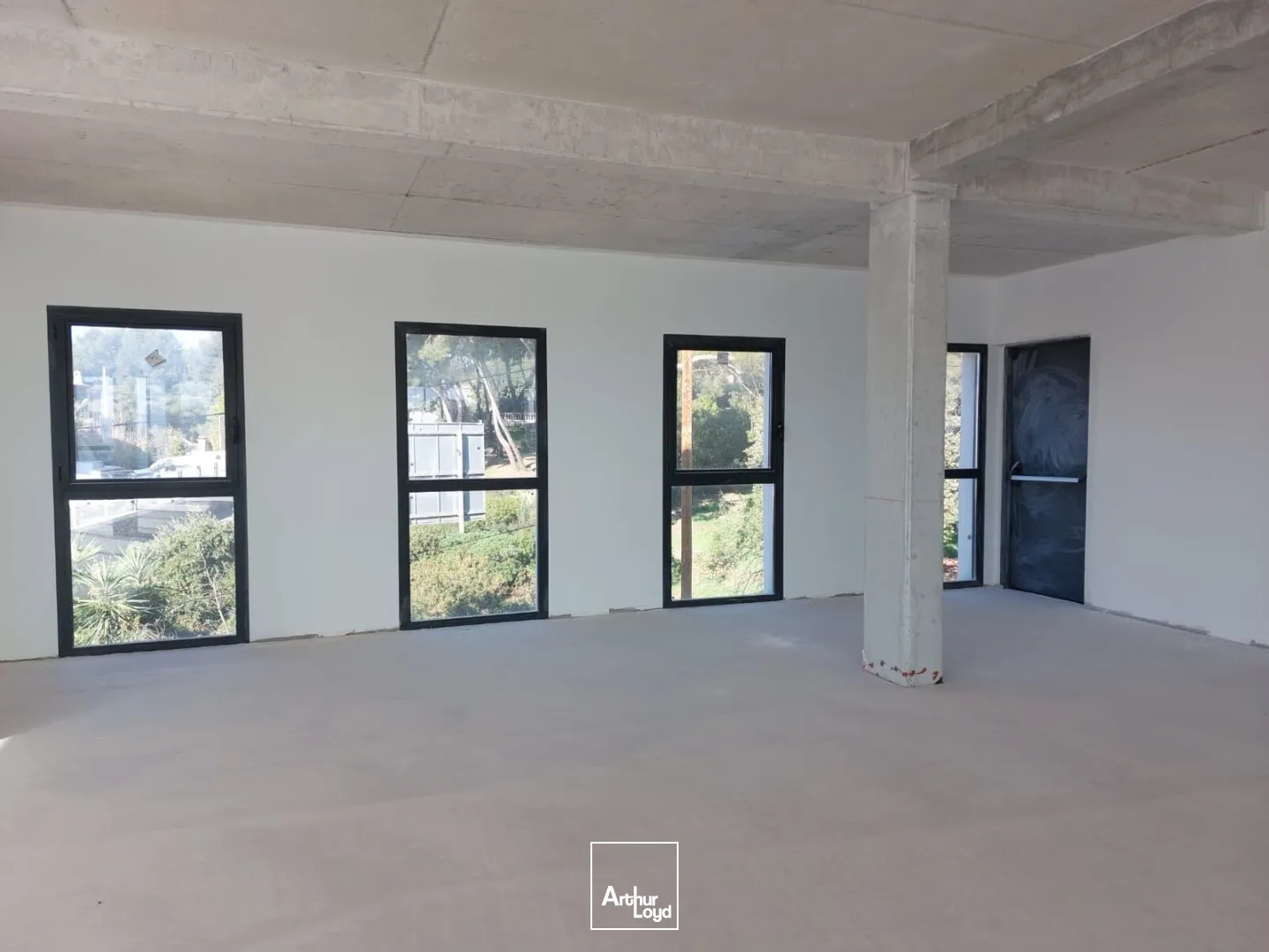 Bureaux neufs à louer avec belle terrasse et parkings - La Seyne sur Mer