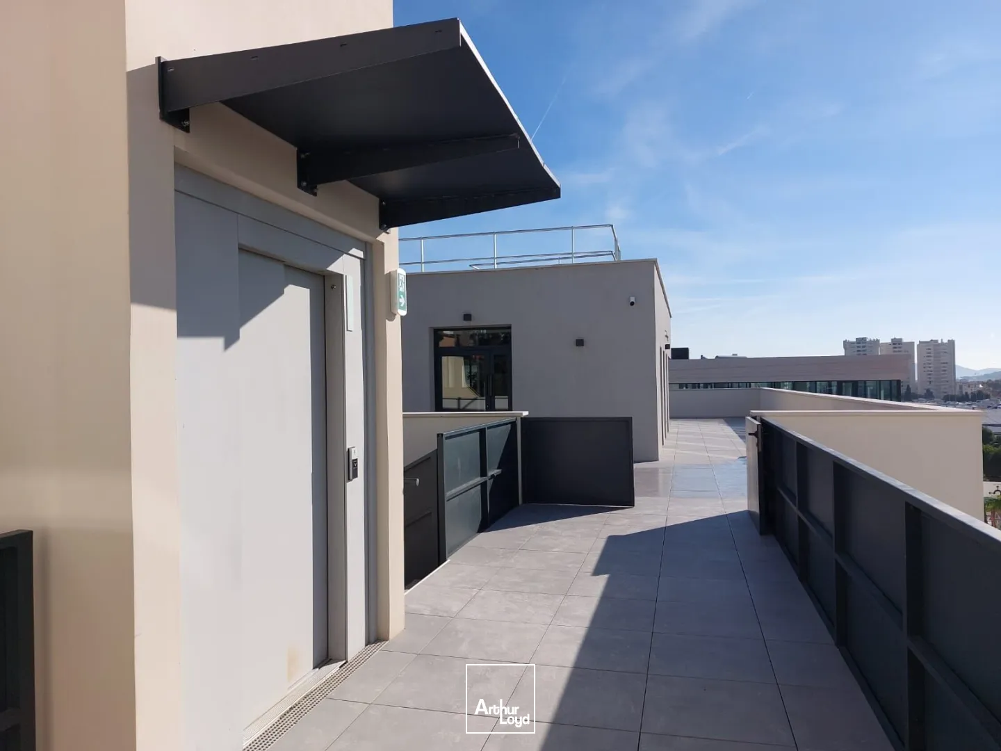 Bureaux neufs à louer avec belle terrasse et parkings - La Seyne sur Mer