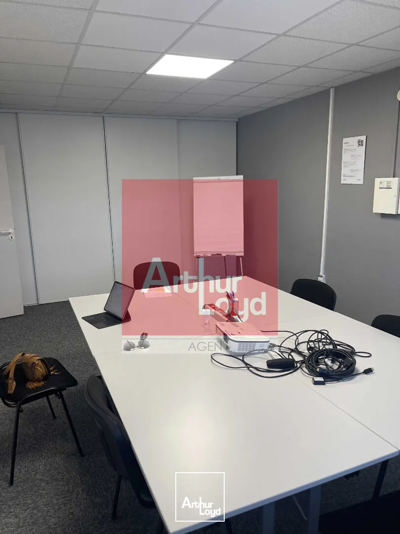 Bureaux proche sorties autoroute AGEN 195 m2