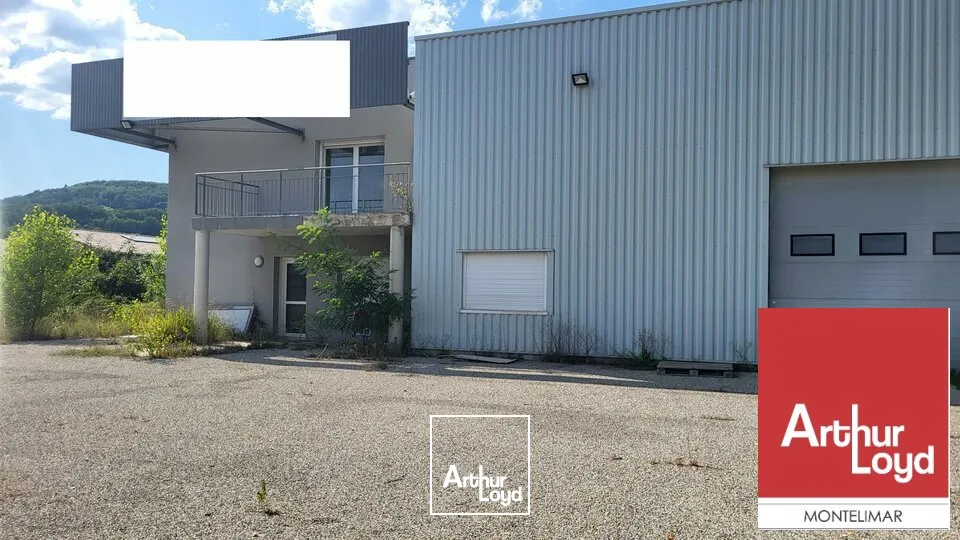 ARDECHE - LE TEIL - A VENDRE BÂTIMENT INDÉPENDANT A USAGE D'ENTREPÔT ET BUREAUX AVEC LOGEMENT 