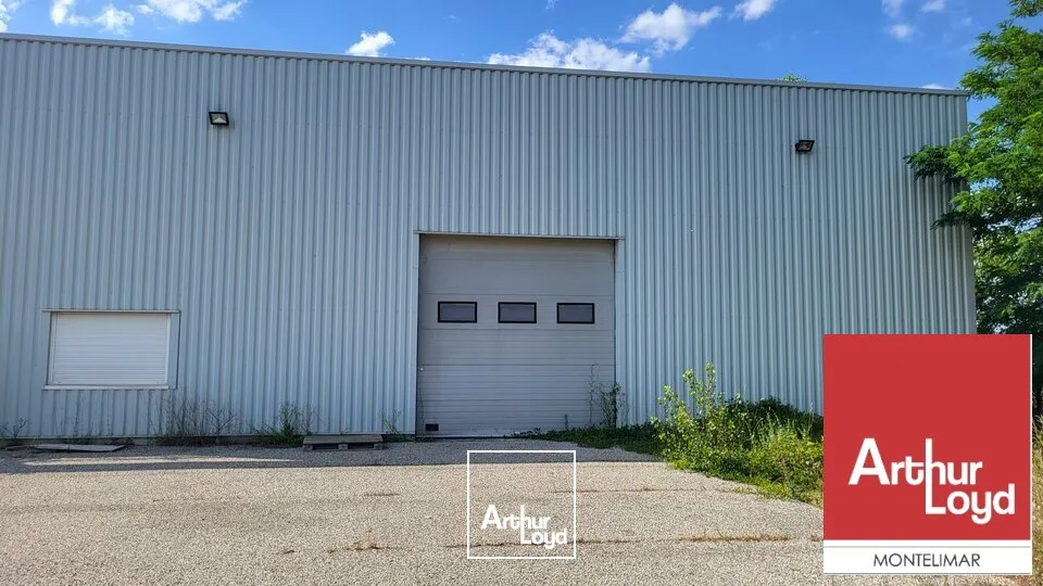 ARDECHE - LE TEIL - A VENDRE BÂTIMENT INDÉPENDANT A USAGE D'ENTREPÔT ET BUREAUX AVEC LOGEMENT 