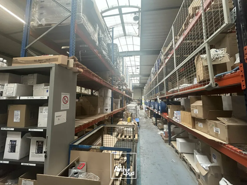 LOCAL D'ACTIVITE - ENTREPOT à VENDRE de 850 m²