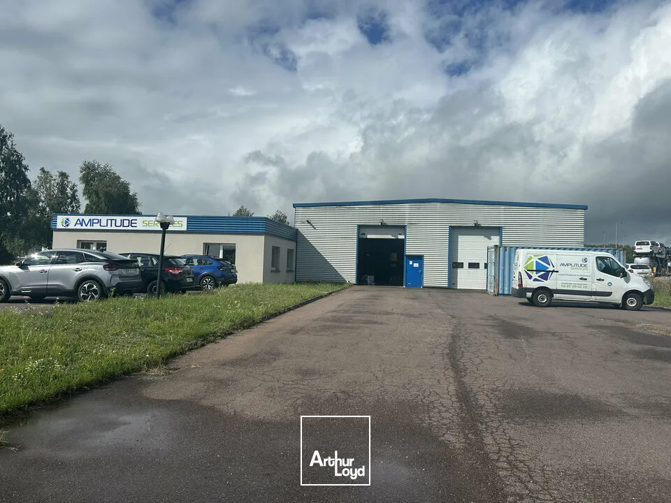LOCAL D'ACTIVITE - ENTREPOT à VENDRE de 850 m²