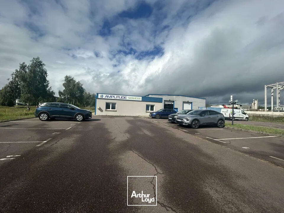 LOCAL D'ACTIVITE - ENTREPOT à VENDRE de 850 m²