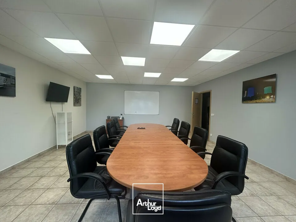 LOCAL D'ACTIVITE - ENTREPOT à VENDRE de 850 m²