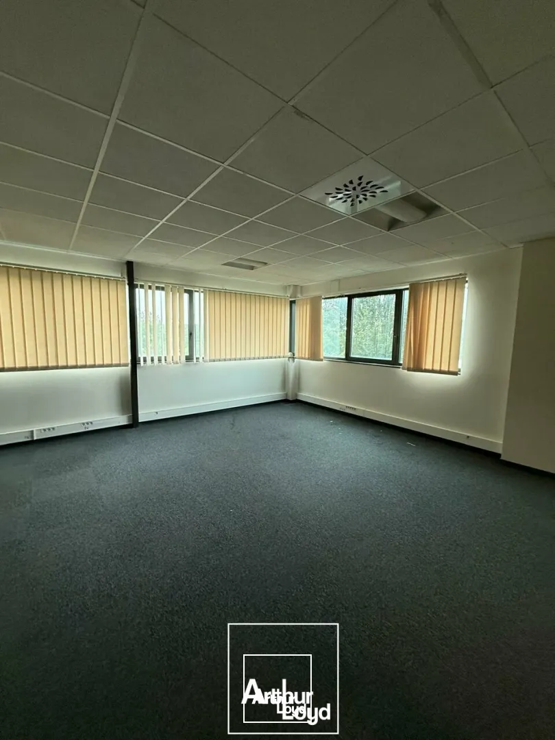 BUREAUX location à COULOUNIEIX-CHAMIERS 24660