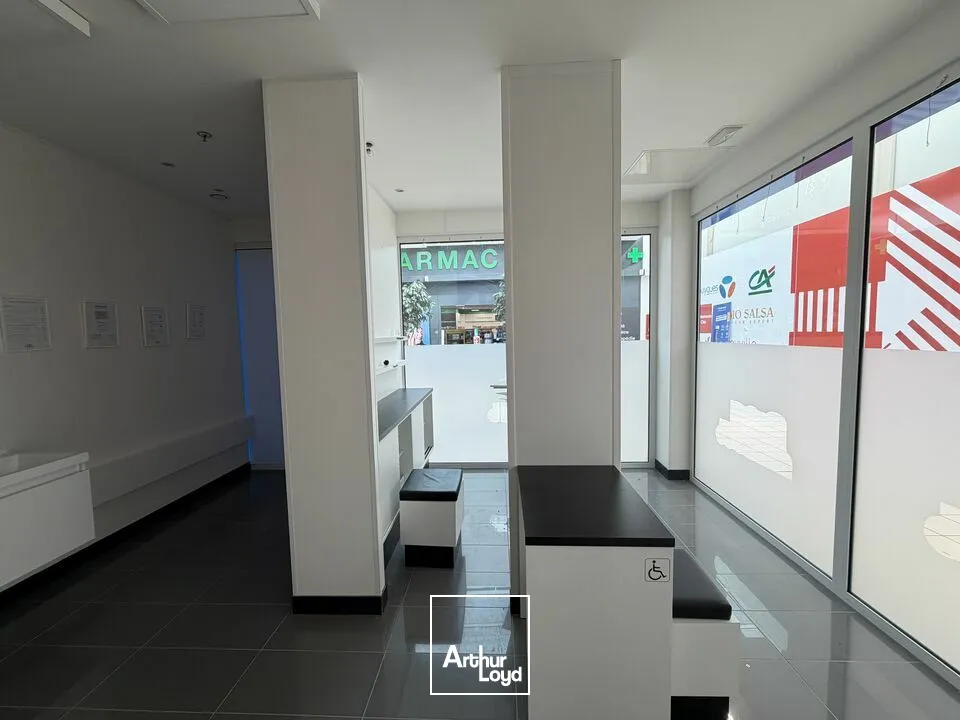 LOCAL ATTRACTIF, FLUX DE CLIENTÈLE GARANTI  DISPONIBLE IMMÉDIATEMENT