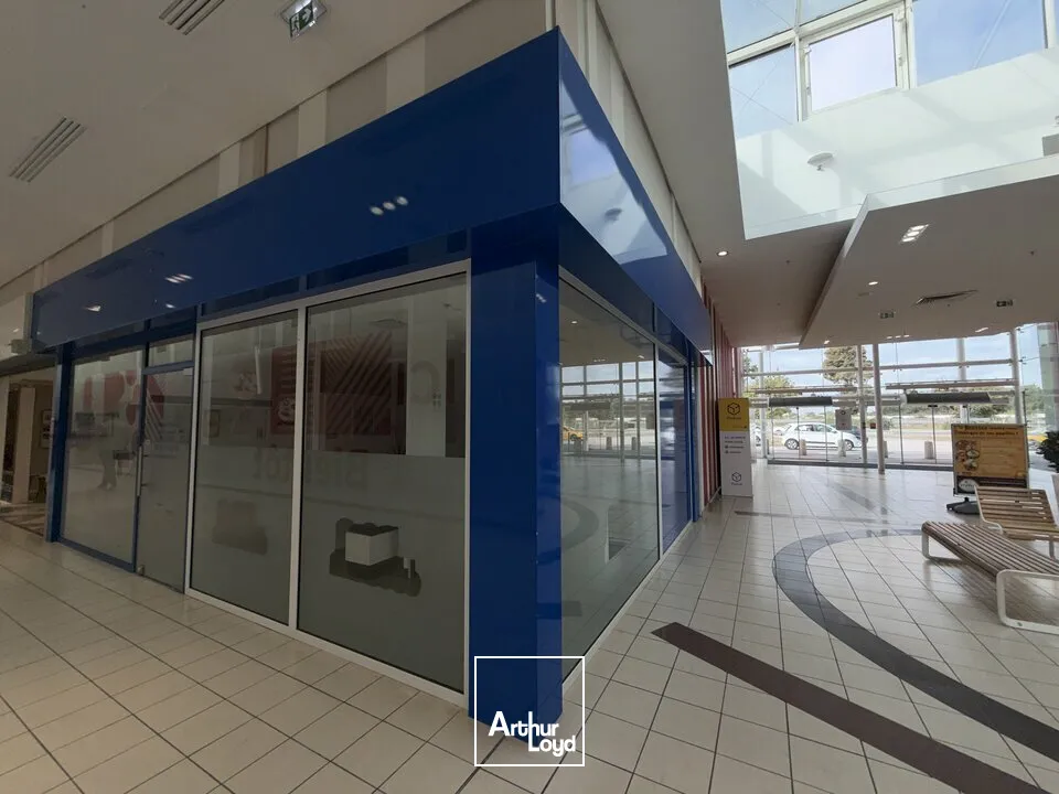 LOCAL ATTRACTIF, FLUX DE CLIENTÈLE GARANTI  DISPONIBLE IMMÉDIATEMENT