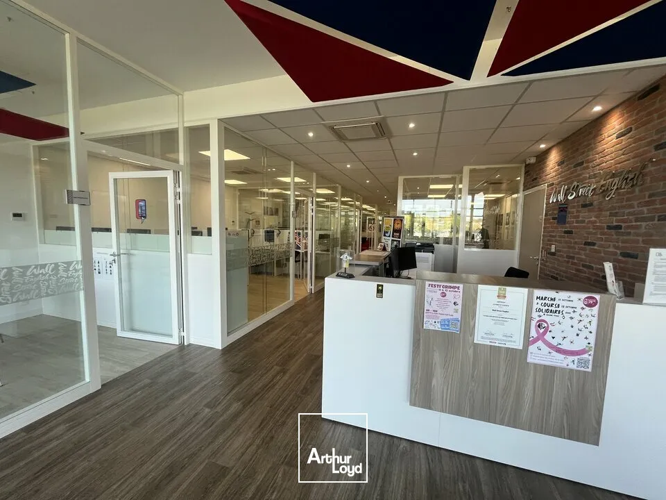 Bureaux à louer 219 m²  Bessines / Niort  Emplacement premium, visibilité et accessibilité exceptionnelles