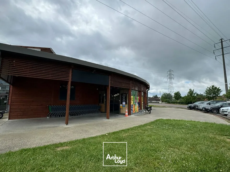 SAINT-CYR-SUR-LOIRE SUR AXE LOCAL COMMERCIAL A LOUER 314 M²