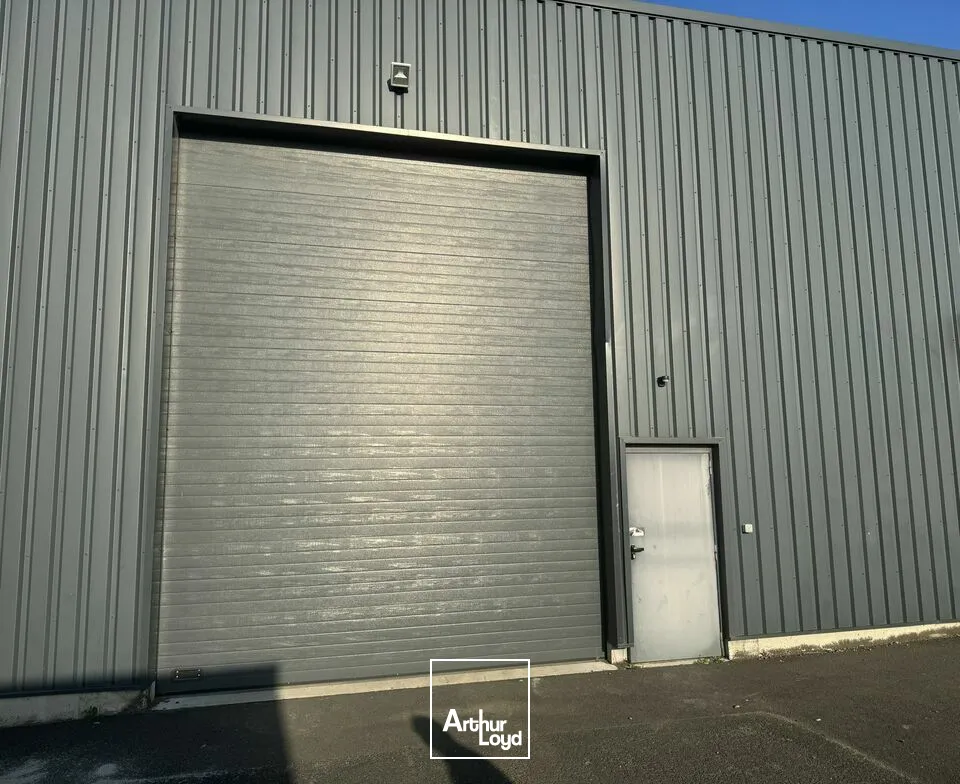 TOURS SUD CHAMBRAY AUBUIS JEAN PERIN - A LOUER LOCAL D'ACTIVITES DE 186 M²