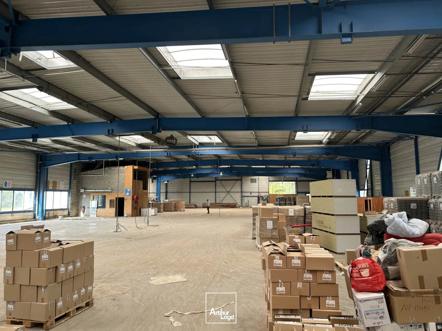 Locaux d'activités à la location à RUE Emplacement stratégique face à LIDL et ACTION