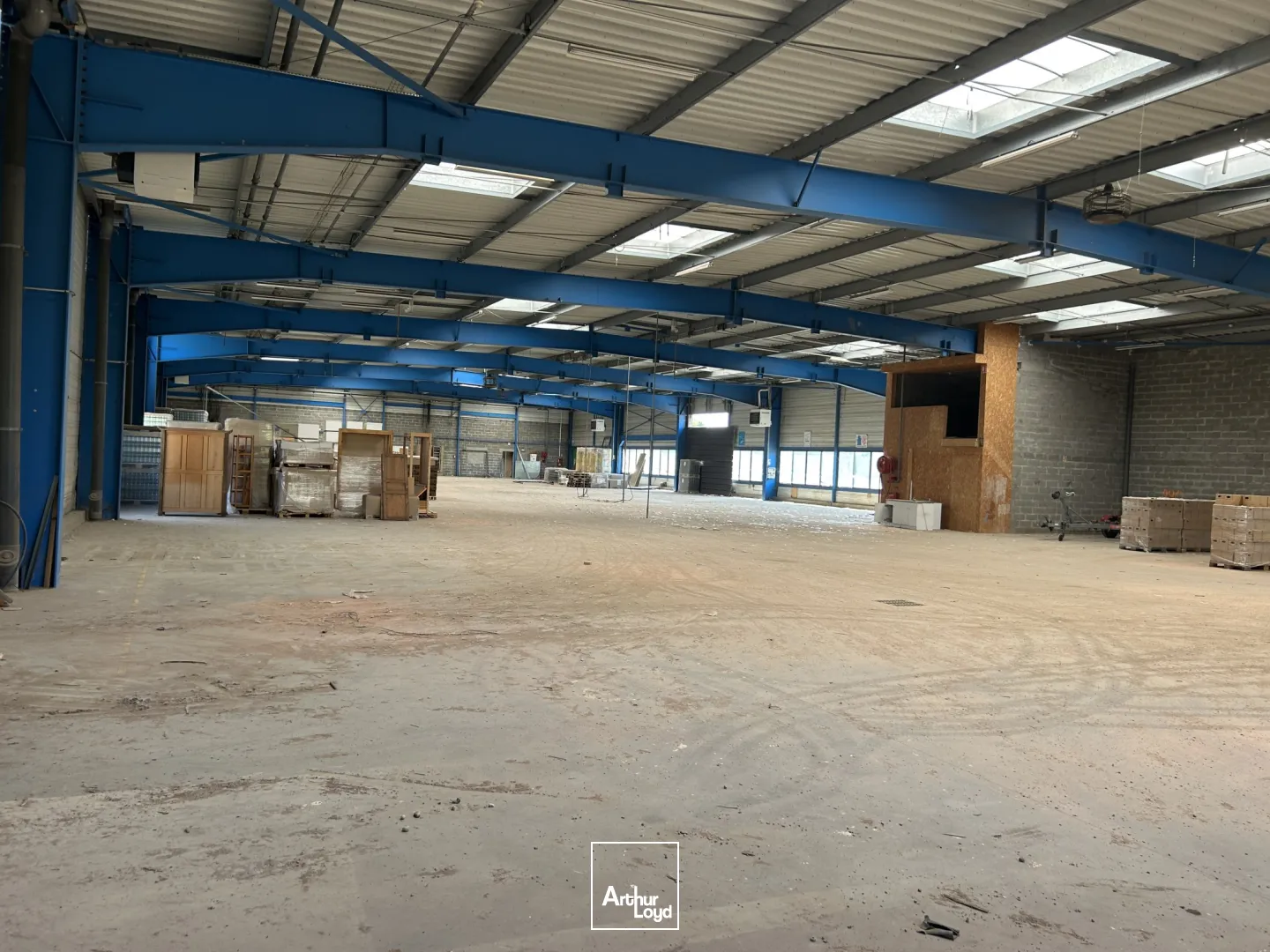 Locaux d'activités à la location à RUE Emplacement stratégique face à LIDL et ACTION