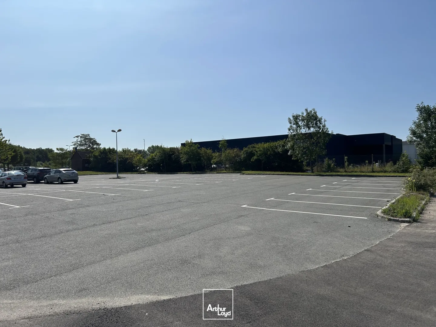 Locaux d'activités à la location à RUE Emplacement stratégique face à LIDL et ACTION