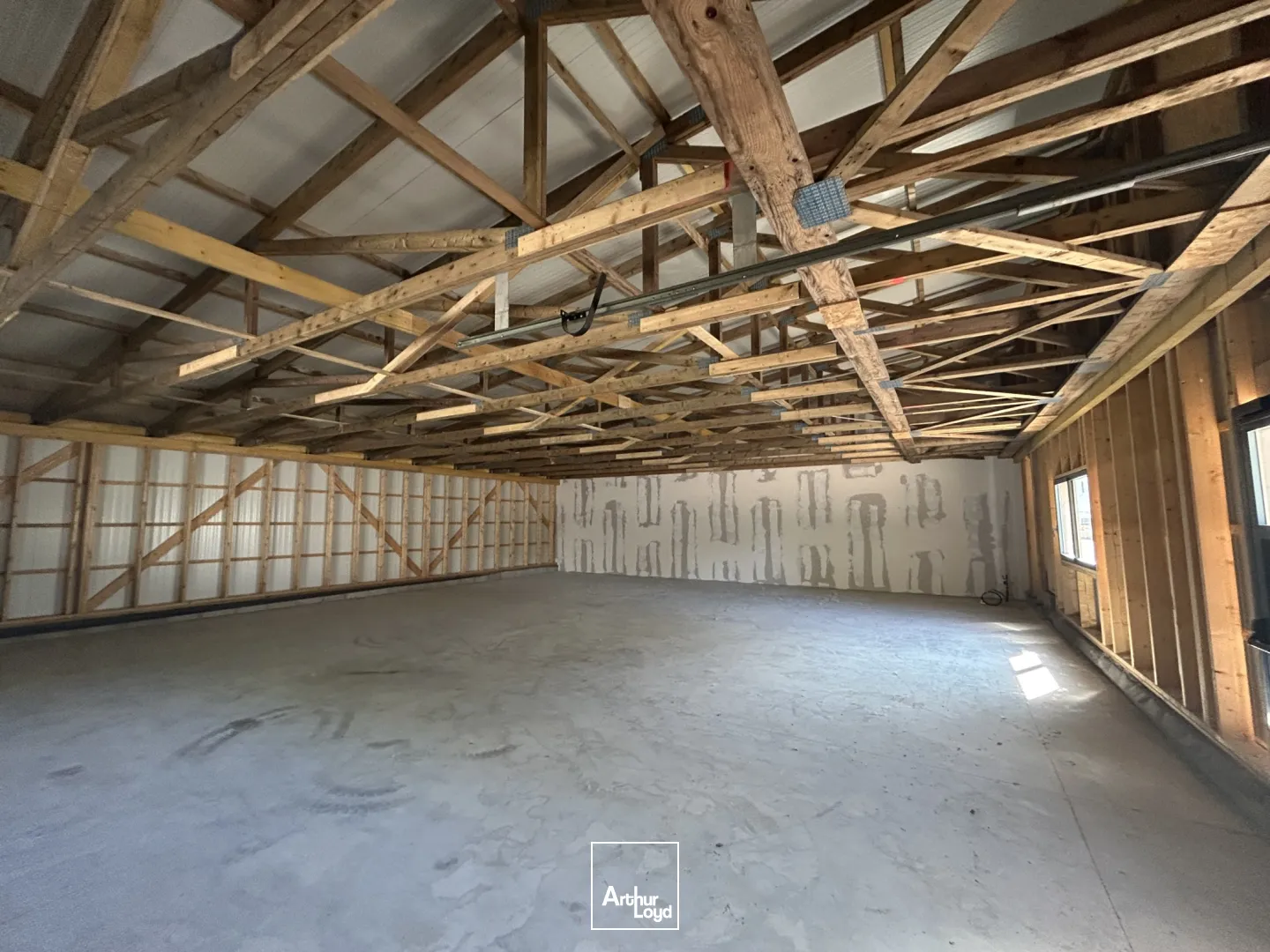 Locaux d'activités à la location à RUE Emplacement stratégique face à LIDL et ACTION