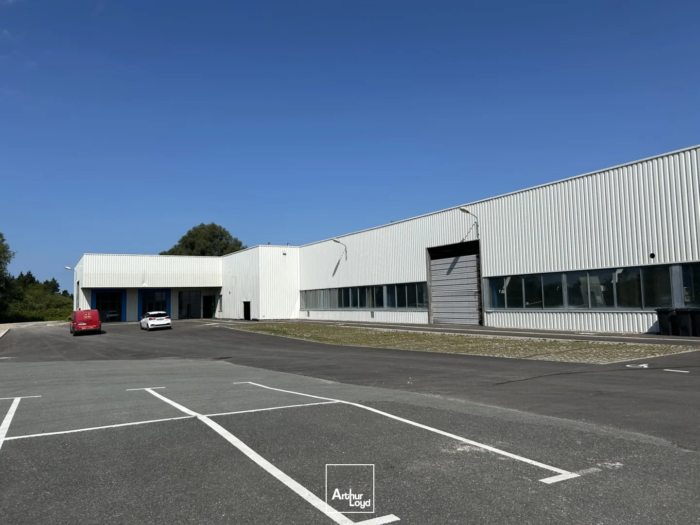 Locaux d'activités à la location à RUE Emplacement stratégique face à LIDL et ACTION